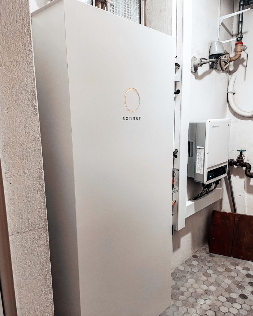 Photovoltaik Solaranlage Smart home Elektriker Elektro Elektrik Wärmepumpe Wärme Heizen Heizung Wallbox Solar Ladestation Emobilität Herdorf Siegen Neunkirchen Betzdorf Burbach Altenkirchen Westerwald Eauto Laden Sparen Stromkosten Meister