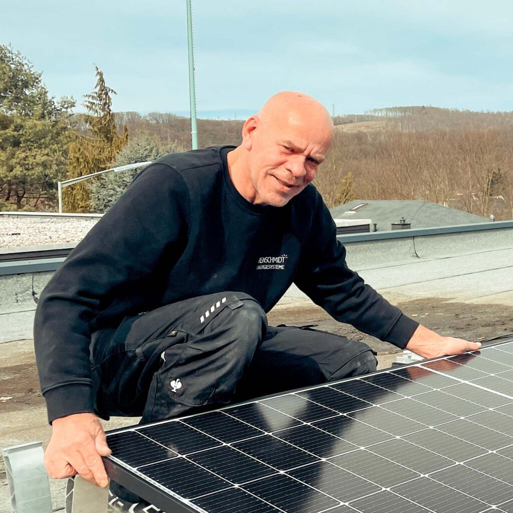 Photovoltaik Solaranlage Smart home Elektriker Elektro Elektrik Wärmepumpe Wärme Heizen Heizung Wallbox Solar Ladestation Emobilität Herdorf Siegen Neunkirchen Betzdorf Burbach Altenkirchen Westerwald Eauto Laden Sparen Stromkosten Meister