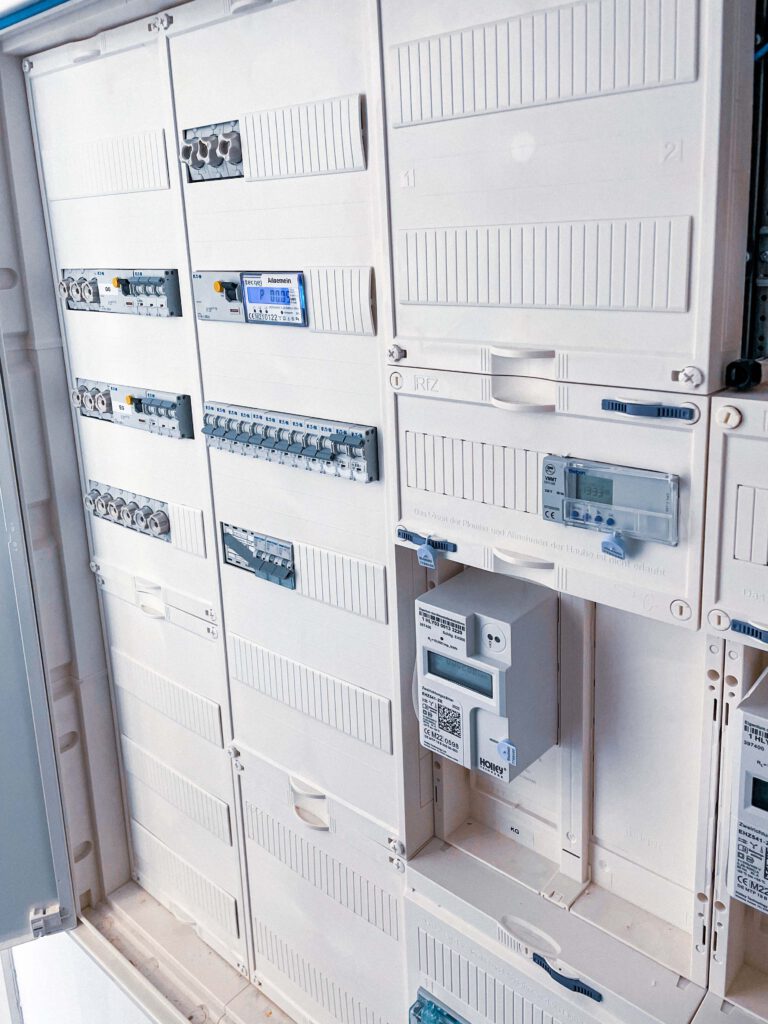 Smart home Elektriker elektro Elektrik loxone Wärmepumpe Wärme Heizen Heizung Wallbox Solar Ladestation Emobilität Herdorf siegen neunkirchen betzdorf altenkirchen westerwald Eauto Laden