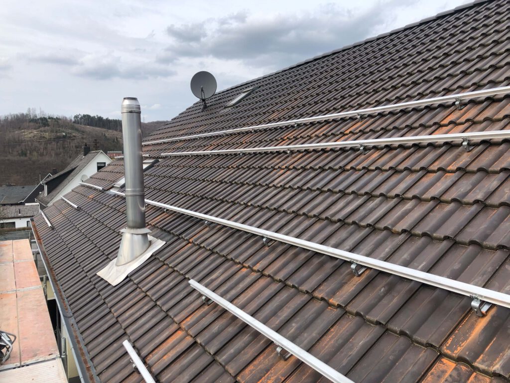 Photovoltaik Solaranlage Smart home Elektriker Elektro Elektrik Wärmepumpe Wärme Heizen Heizung Wallbox Solar Ladestation Emobilität Herdorf Siegen Neunkirchen Betzdorf Burbach Altenkirchen Westerwald Eauto Laden Sparen Stromkosten Meister