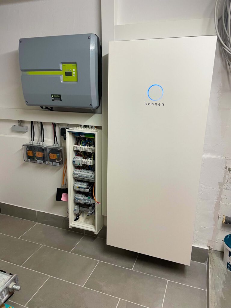 Photovoltaik Solaranlage Smart home Elektriker Elektro Elektrik Wärmepumpe Wärme Heizen Heizung Wallbox Solar Ladestation Emobilität Herdorf Siegen Neunkirchen Betzdorf Burbach Altenkirchen Westerwald Eauto Laden Sparen Stromkosten Meister