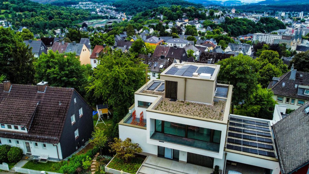 Photovoltaik Solaranlage Smart home Elektriker Elektro Elektrik Wärmepumpe Wärme Heizen Heizung Wallbox Solar Ladestation Emobilität Herdorf Siegen Neunkirchen Betzdorf Burbach Altenkirchen Westerwald Eauto Laden Sparen Stromkosten Meister