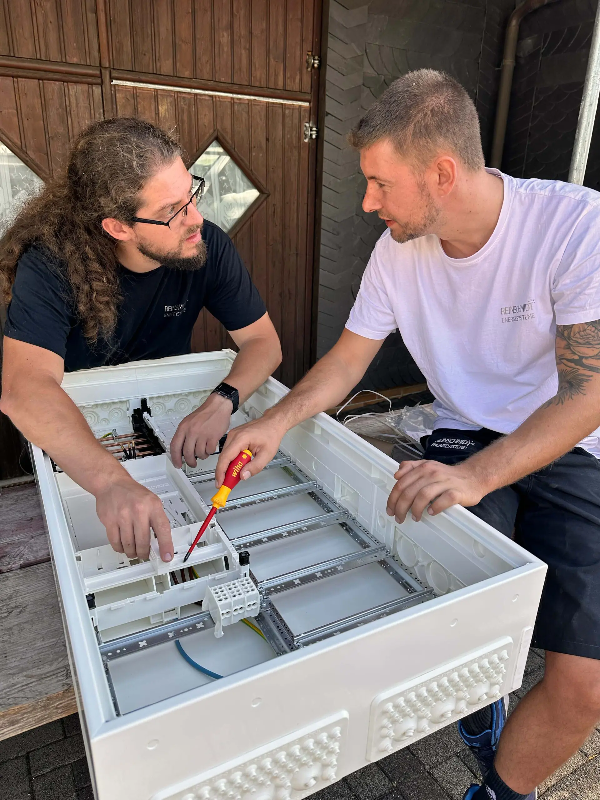 Smart home Elektriker elektro Elektrik loxone Wärmepumpe Wärme Heizen Heizung Wallbox Solar Ladestation Emobilität Herdorf siegen neunkirchen betzdorf altenkirchen westerwald Eauto Laden