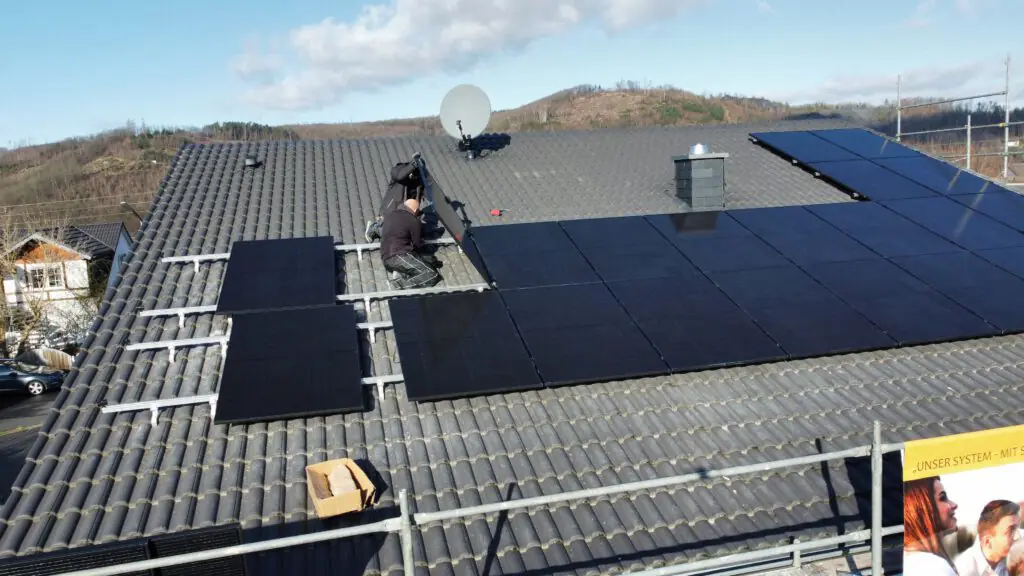 Photovoltaik Solaranlage Smart home Elektriker Elektro Elektrik Wärmepumpe Wärme Heizen Heizung Wallbox Solar Ladestation Emobilität Herdorf Siegen Neunkirchen Betzdorf Burbach Altenkirchen Westerwald Eauto Laden Sparen Stromkosten Meister